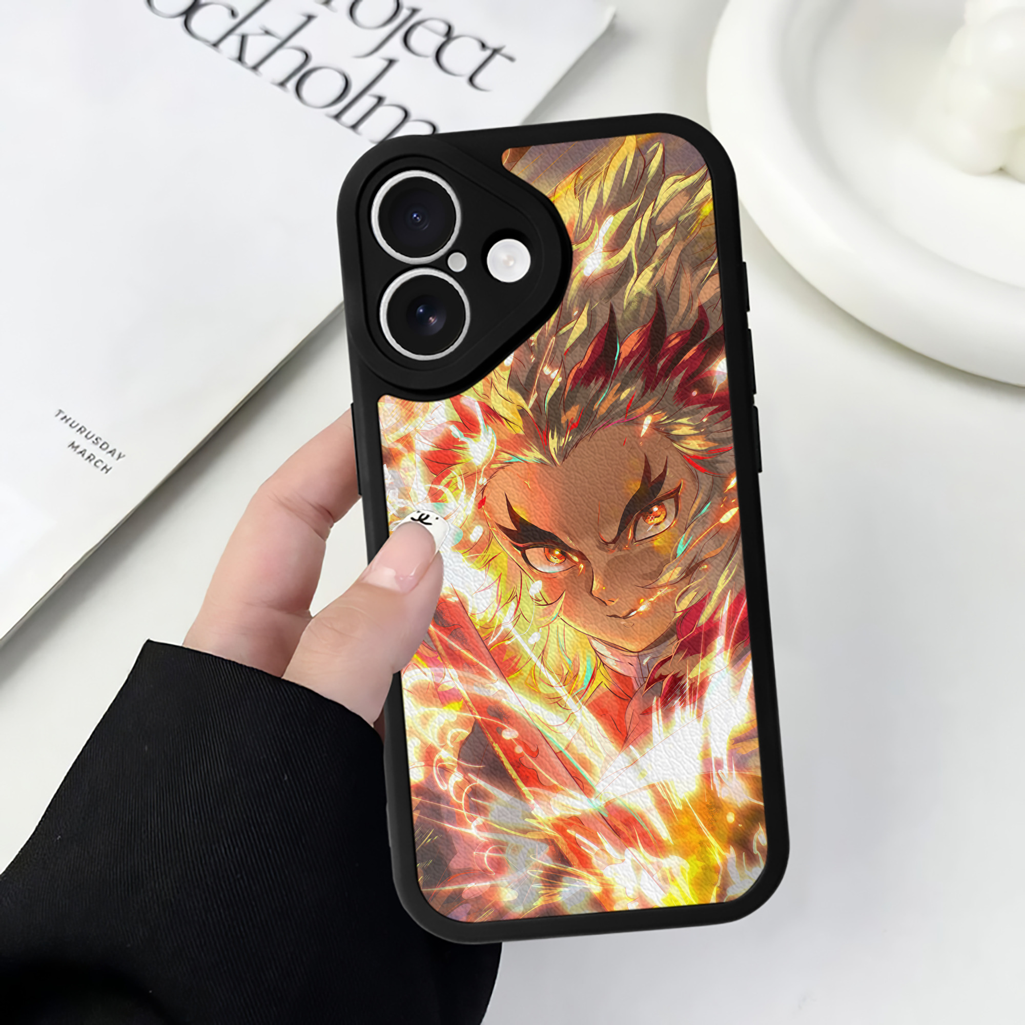 （画像用） 炎柱-煉󠄁獄 杏寿郎／れんごく きょうじゅろう Rengoku Kyoujurou 【iPhone 16シリーズ対応】シリコンスマホケース（レザー調） 材質：シリコン